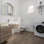 Holiday home Gorgeous In With Wifi Drinovci
