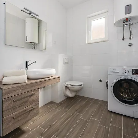 Casa de Férias Gorgeous In With Wifi Drinovci