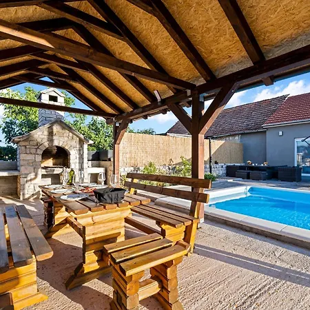 Сasa de vacaciones Gorgeous In With Wifi Drinovci