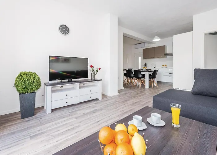 Gorgeous In With Wifi Casa vacanze Drinovci